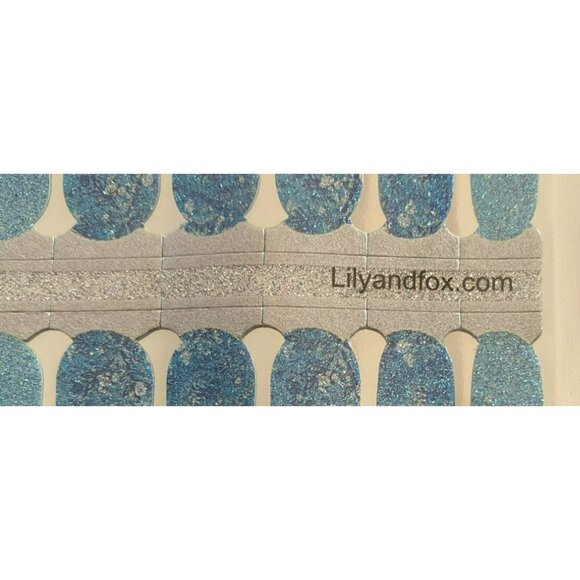 Lily & Fox Nail Polish Wraps Royal Reign-Deer & Blue Snowflake Designs Set Of 2 - Picture 5 of 6